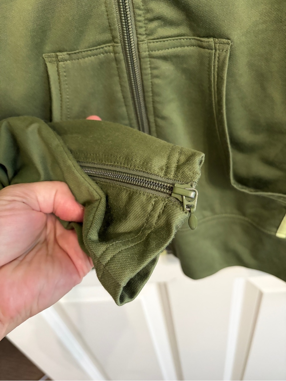 Excellent condition Olive Green Women's Zip-Up Track Jacket size M. So cool. - Picture 4 of 7